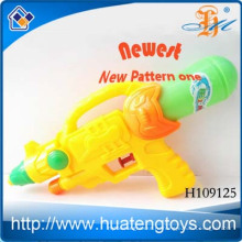 Индия пластиковые игрушки дешево водяной пистолет для оптовой H109125